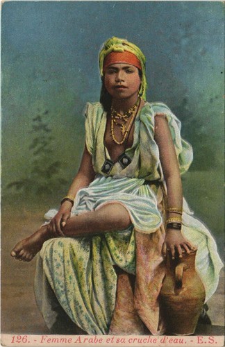 Femme arabe sa cruche - sa,