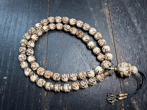 Collier mala crâne de - mala, os