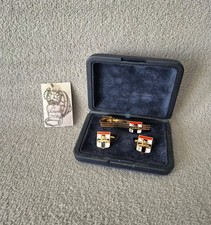 Coffret paire de boutonnières / pince à cravate 7 e division blindée