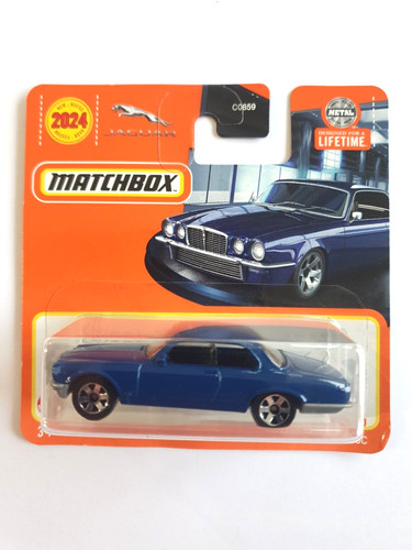 Miniature matchbox jaguar - 1/64,