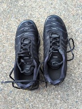 NIKE AIR MAX PLUS TN TRIPLE BLACK CD0609-001 SZ 6.5 Y 