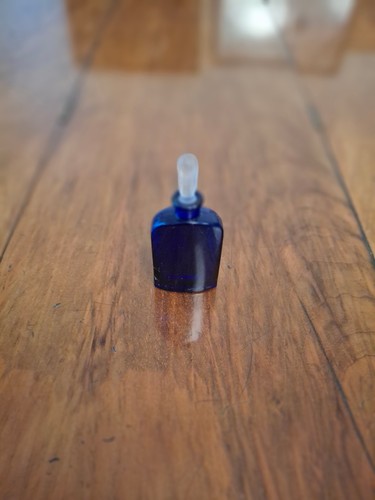 Petit flacon verre moulé - petit,