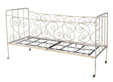 Lit en fer forgé d'époque