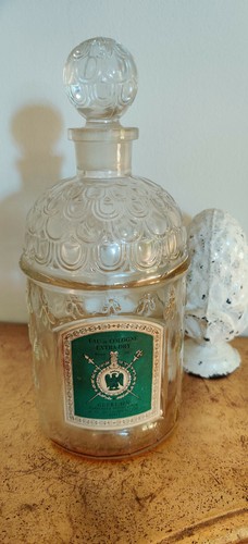 Flacon parfum factice - de,