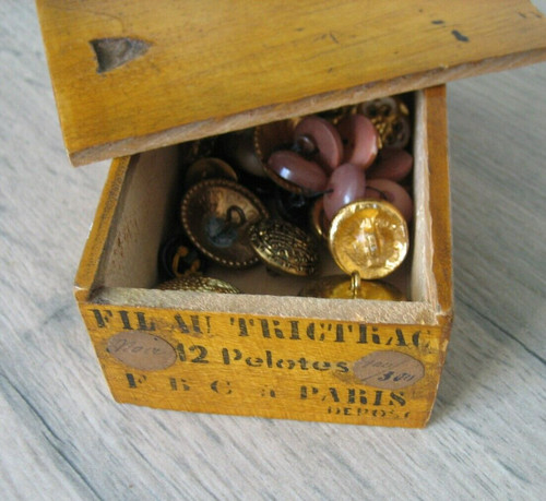 Lot boutons anciens métal - boutons,