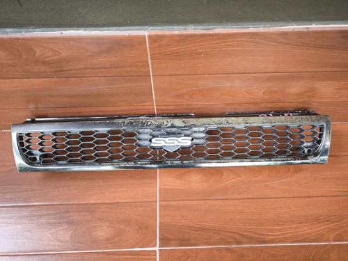 Grille avant nissan bluebird - grille,