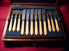 ORFEVRERIE COFFRET 24  couverts à poisson   