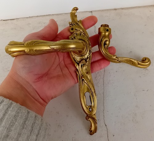 Lot door handles - door,