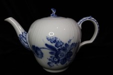 ROYAL COPENHAGEN BLUE FLOWERS BRAIDED TEAPOT