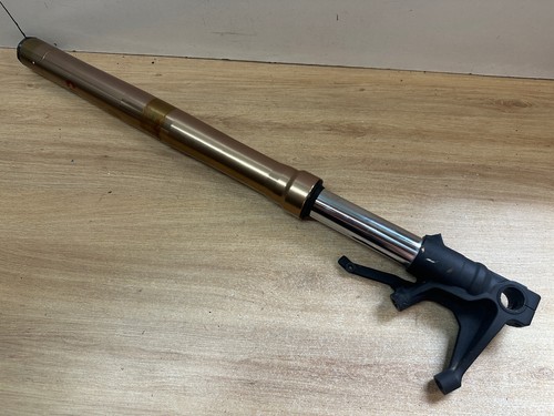 Tube fourreau fourche - un,