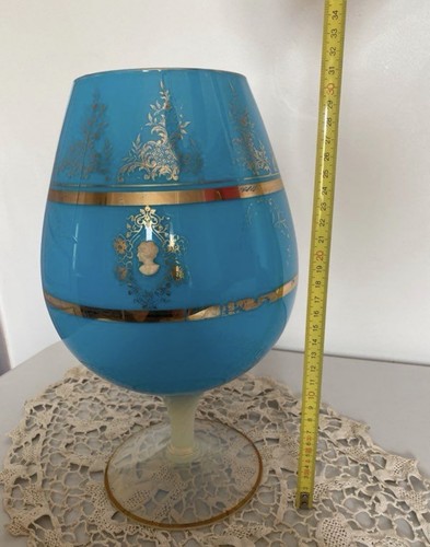 Grand verre sur pied - , opaline