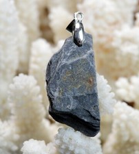 Ardoise bleue 61 carats - pendentif pierre naturelle - Nozay, France // CN38