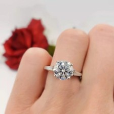 Bague solitaire diamant blanc