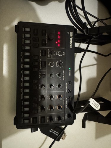 Roland tweak synth aira - ,