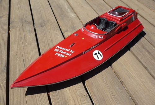 Bateau modèle réduit - , ferrari