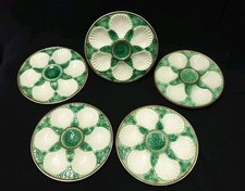 5 ANTIQUE GREEN AND WHITE SLING OYSTER PLATES 