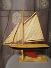 MAQUETTE VOILIER SUR SOCLE