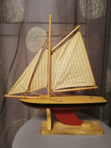 Maquette voilier sur socle - maquette,