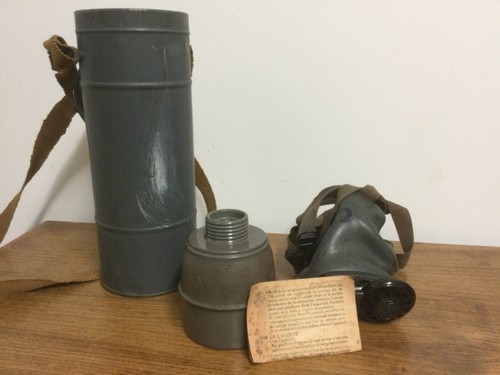 Objet ww2 masqué gaz daté - à,