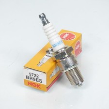 Bougie d'allumage NGK pour Moto Yamaha 125 DTE 1988 à 1990 BR9ES / 5722 Neuf