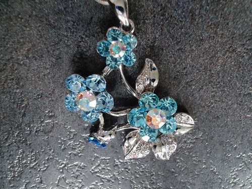 Collier pendentif fleur bleue - pendentif,