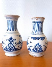 Paire de vases en faïence 