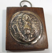 INTRIGUANT PENDENTIF EN BOIS