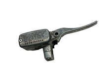 Pompe de frein avant droite