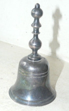 CLOCHETTE EN METAL ARGENTE