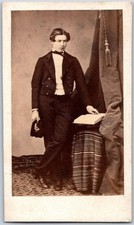 CDV 1865 Jeune homme étudiant