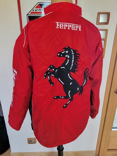 Blouson rouge voiture - blouson, ferrari