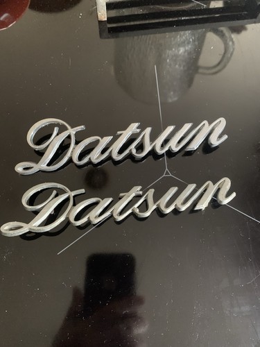 Datsun fender emblem - fender, set