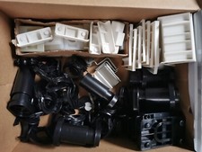 Lot de pieds et autres pièces