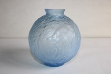 Molded pressed glass ball vase signed ESPAIVET Art Deco, foliage h. 13.5 cm W
