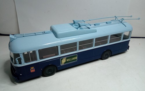 Hachette bus chausson - 1/43,