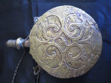 Gourde ! À Poudre ! Ancienne ! Métal ! Dorée ! Artisanal !