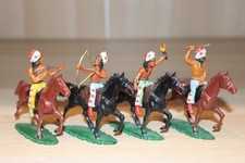 Belles figurines, cavaliers
