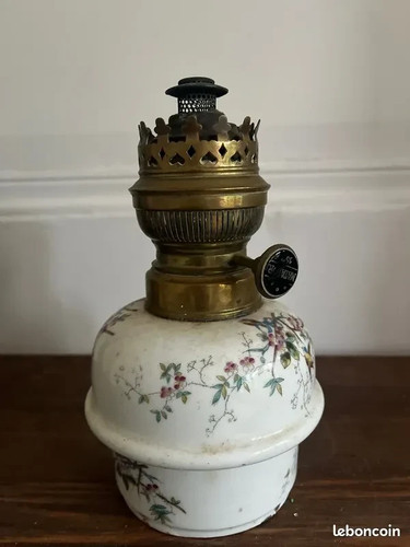 Ancienne lampe pétrole - lampe,