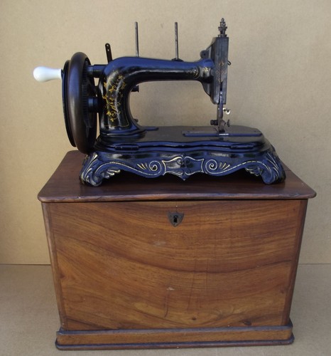 Ancienne machine coudre - ancienne, à