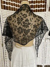 ancien petit châle mantille