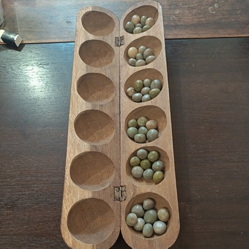 Jeux traditionnel awalé - jeux,