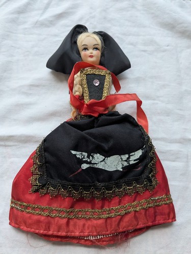 Ancienne poupée souvenir