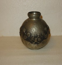 JOLI VASE ART DECO EN ETAIN