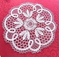 NAPPERON DENTELLE AUX FUSEAUX