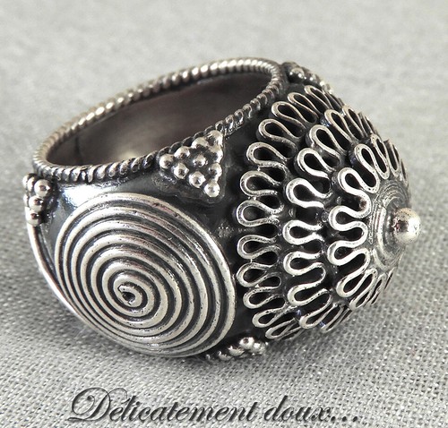 Superbe bague très - superbe,