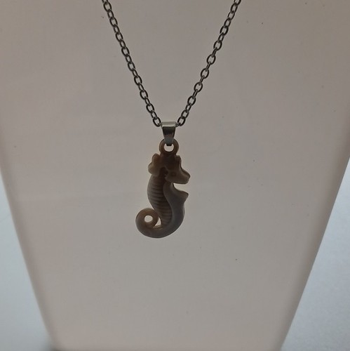Collier pendentif hippocampe