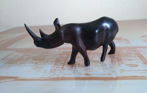 Statuette figurine - statuette,