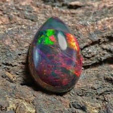 Pierre précieuse opale