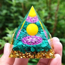 ORGONITE PYRAMIDE EN MALACHITE