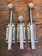 Lot de 3 verrous bas en fer 18,7cm -12,6 cm-18,7cm , ferrure clenche serrure